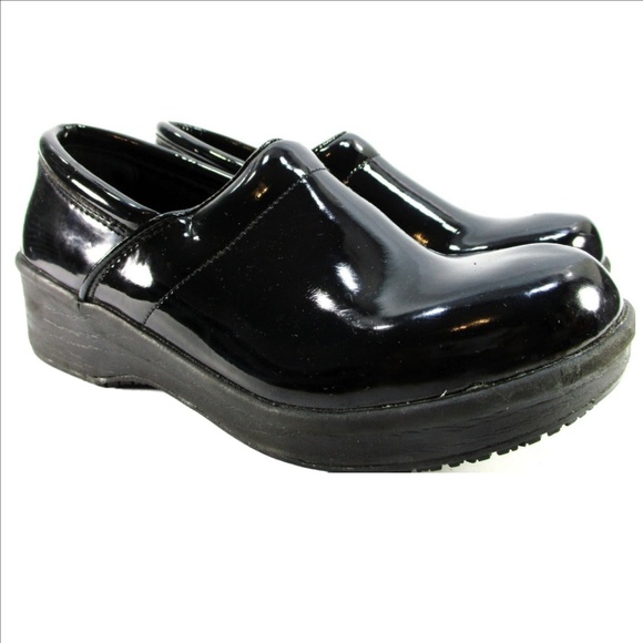 walmart tredsafe clogs